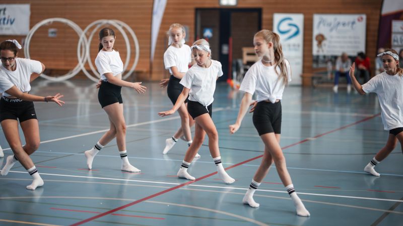 Mädchen an einer Turn-Show